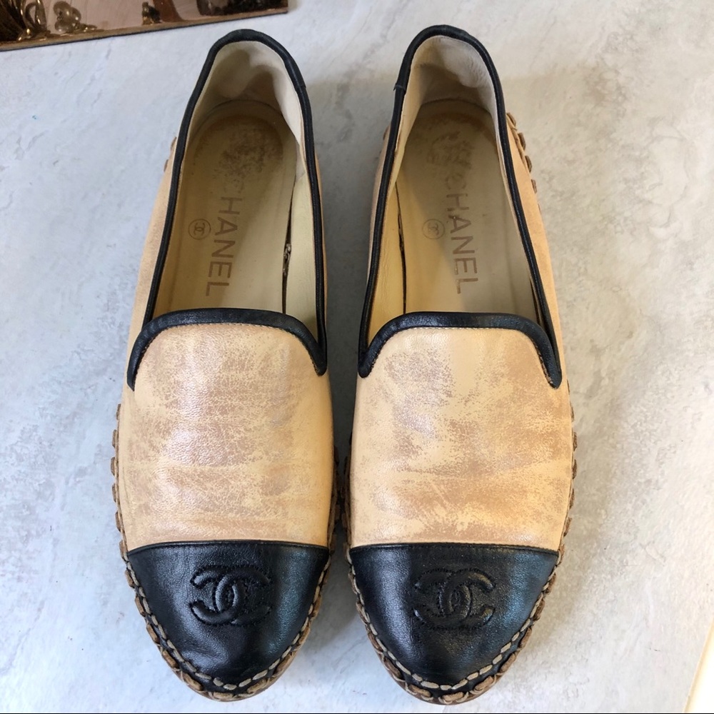 Chanel moccasin loafer beige and black lamb skin - Picture 2 of 11